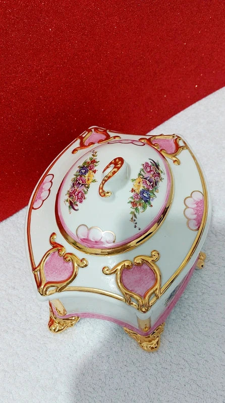 Porcelain Jewelry Box Domingos Ferreira